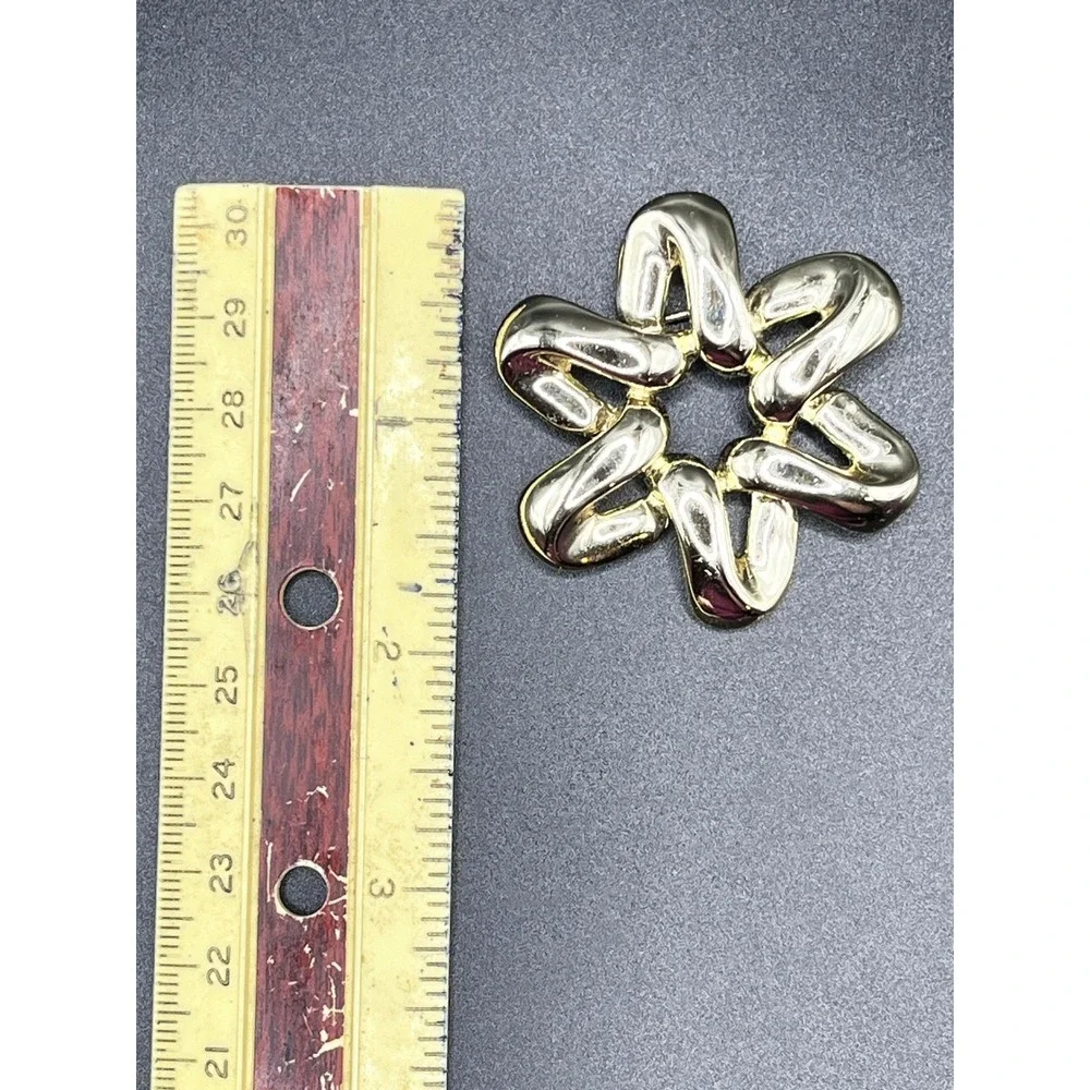 Gold Tone Starburst Flower Brooch Pin Abstract Floral Pin Women 1.5